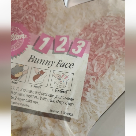 Vintage Wilton 2105-9438 1-2-3 Bunny Face Cake Pan Easter Baking Mold Ra… - Picture 2 of 5